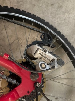 Bici B'Twin Híbrida Roja
