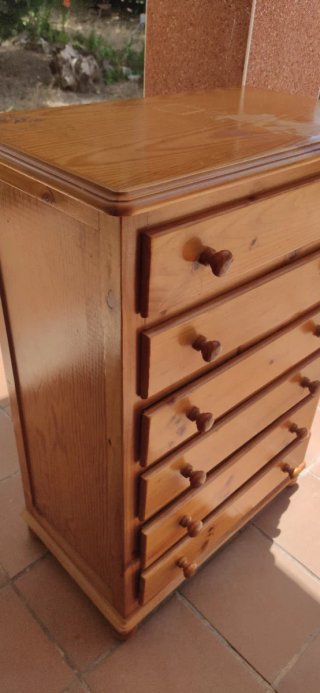 Cómoda de madera con 6 cajones