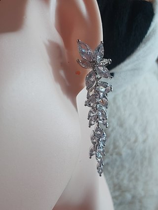 Pendientes largos de novia con circonias brillante