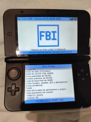 Nintendo 3DS XL Blu con custodia e caricabatterie