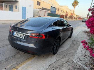 Tesla Model S 2019