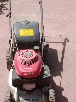 Cortacésped Honda - Funciona muy bien.