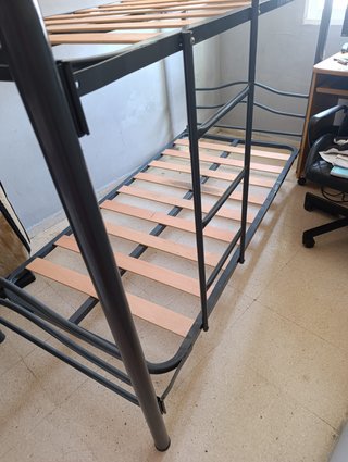 Litera metálica con somieres de madera