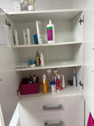 Armario de baño blanco