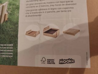 Arenero de madera con tapa y bancos