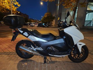 Honda Integra 750S Blanca