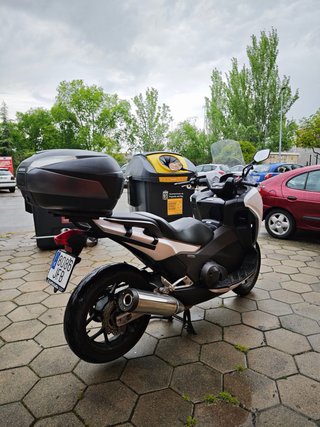 Honda Integra 750S Blanca