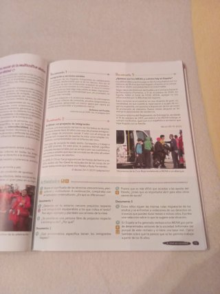Educación en Valores Cívicos y Éticos ESO. Libr...
