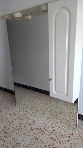 Espejo de baño con armario