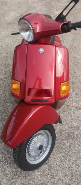 Vespa Cosa 200 Roja