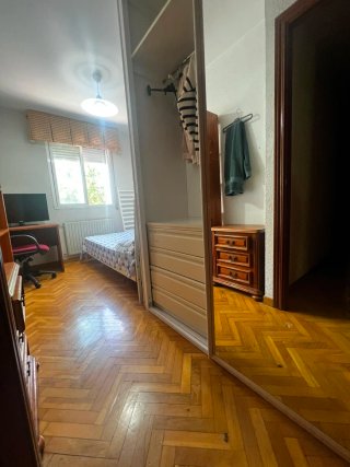 Alquiler habitación para chica sola.