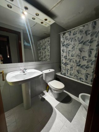 Alquiler habitación para chica sola.