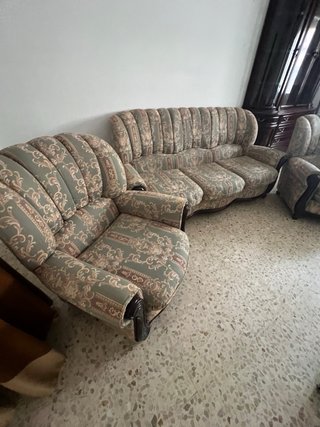 GRATIS ! Conjunto sofá y 2 sillones tapizados