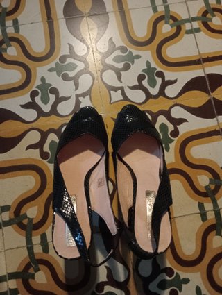 Zapatos de tacón negros con plataforma
