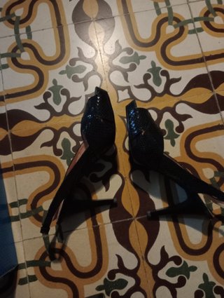 Zapatos de tacón negros con plataforma