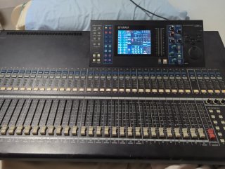 Yamaha LS9-32 Mesa de Mezclas Digital