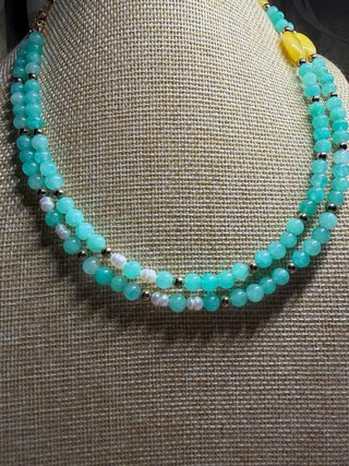 Collana doppio filo in crisoprasio, giada e perle