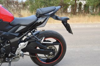 Suzuki GSR 750 Naked
