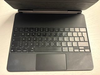 Magic Keyboard iPad Pro 13 Español