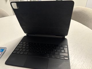 Magic Keyboard iPad Pro 13 Español