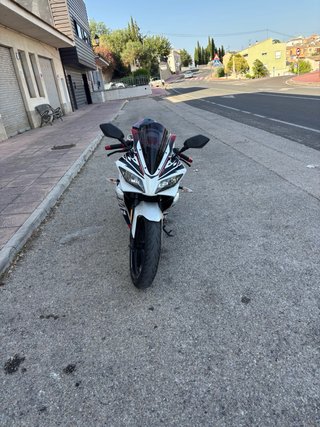 Yamaha YZF 125 R