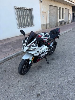 Yamaha YZF 125 R