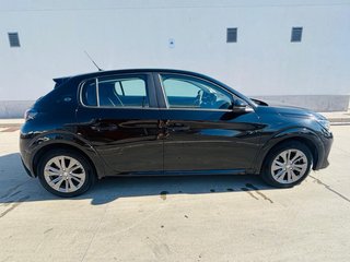 Peugeot e-208 2023