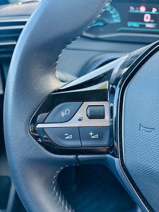 Peugeot e-208 2023