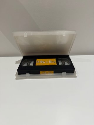 La Vida es Bella VHS