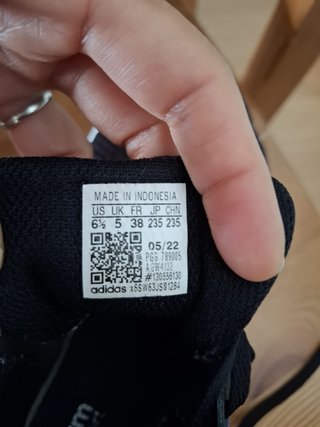 Zapatillas Adidas Negras y Moradas
