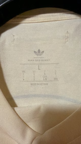 Camiseta Adidas x Bad Bunny Barcelona Beige