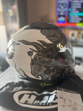 Casco HJC Talla M con Intercom y visera solar.