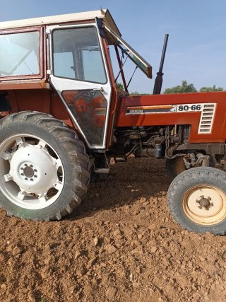 Tractor Fiat 8066