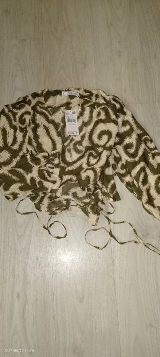 Blusa Mango Verde Oliva Talla XXS
