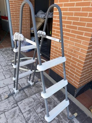Escalera piscina 1m