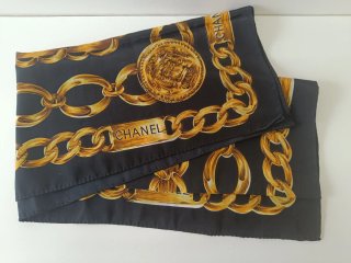 Pañuelo Seda Chanel Negro y Dorado