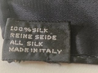 Pañuelo Seda Chanel Negro y Dorado