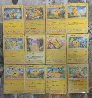 Lote de 12 Cartas Pokémon Pikachu