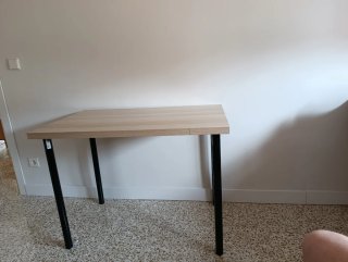 Mesa de escritorio Ikea madera y metal