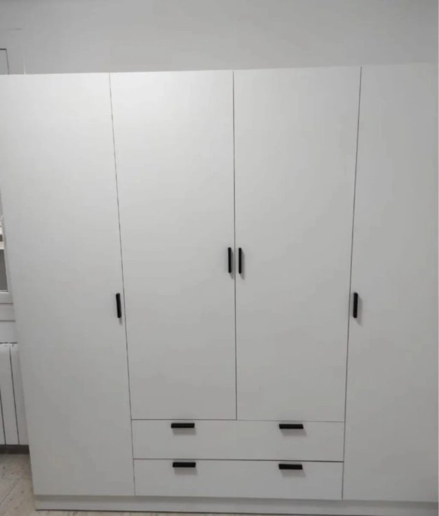 Armario blanco de madera