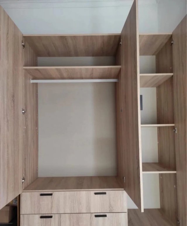 Armario blanco de madera