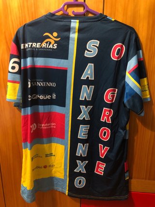 Camiseta e medalla Entre Rías 2026
