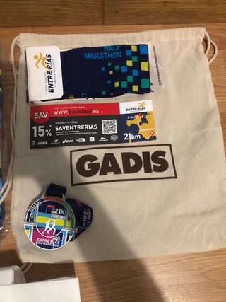 Camiseta e medalla Entre Rías 2026