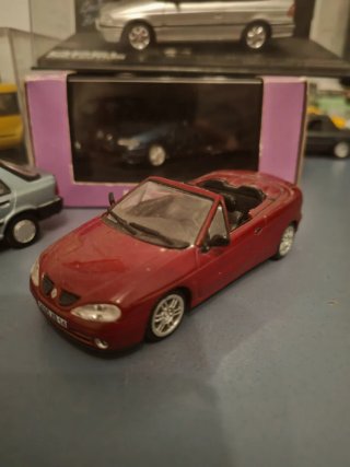 Lote 4 coches a escala 1/43