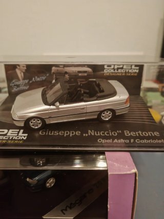 Lote 4 coches a escala 1/43