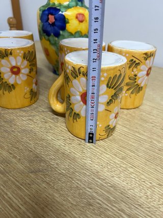 Jarra y 6 tazas pintadas a mano