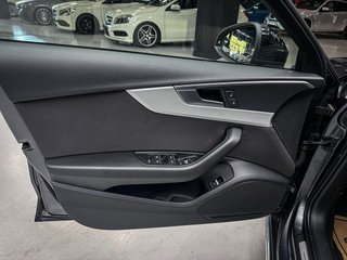 Audi A4 S-LINE BLACK LINE