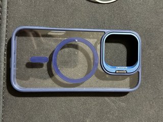 Auriculares blancos con funda