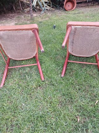 Juego de 2 Sillas  Antiguas.
