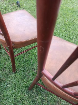 Juego de 2 Sillas  Antiguas.